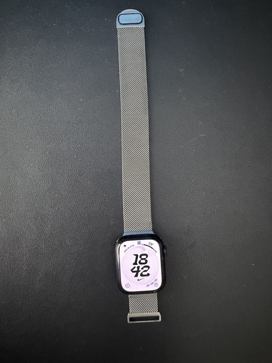 Apple Smartwatch: Apple Watch Series 8, Edelstahl, 41mm – Gebraucht aus Luzern von Garrix41