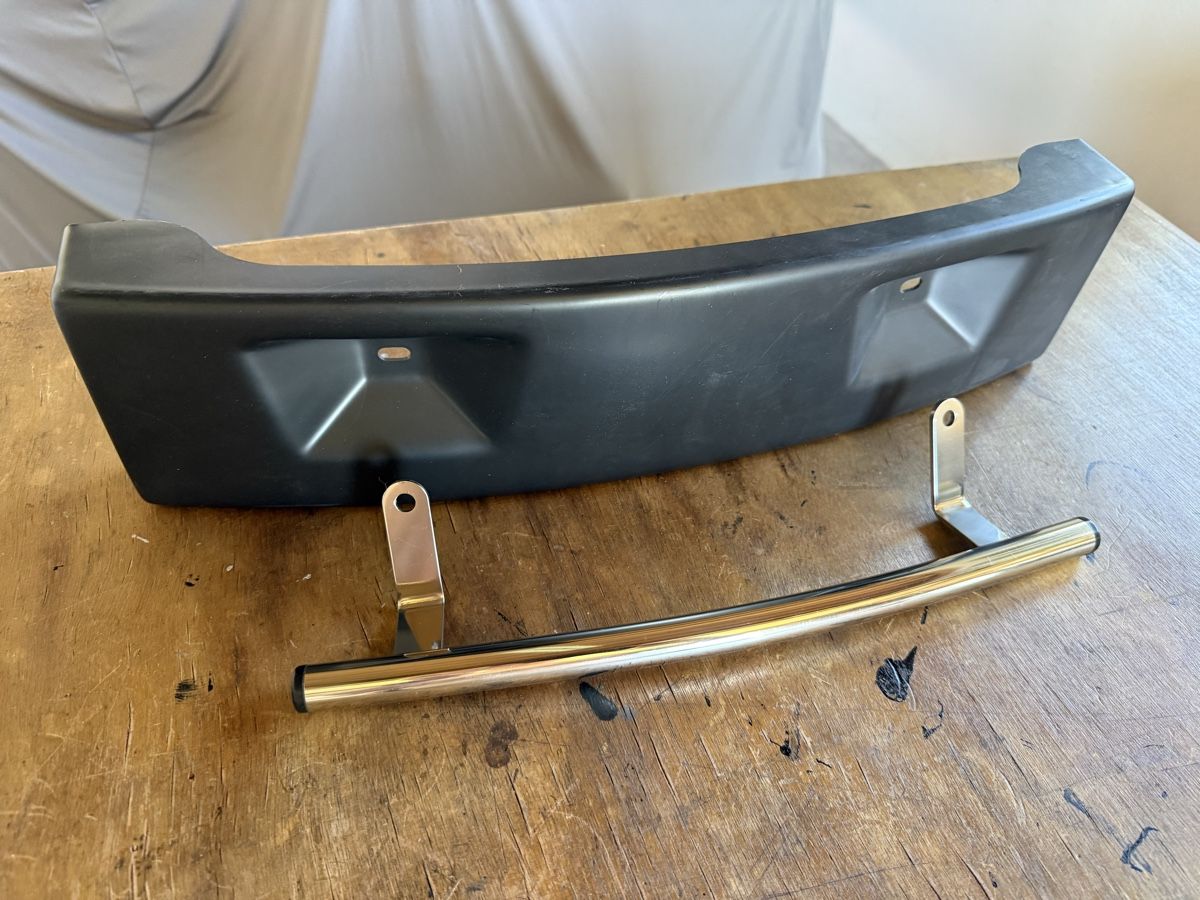 Tutti pezzi di ricambio auto: porte plaque avant & écusson – Usato da Montfaucon venduto da Ccrimi 2
