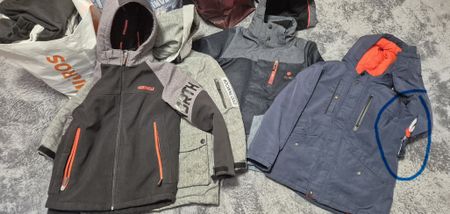 Kleiderpaket 134 140 Winterjacken ect.