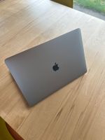 Apple MacBook Pro 15.6" - 16GB RAM 512GB