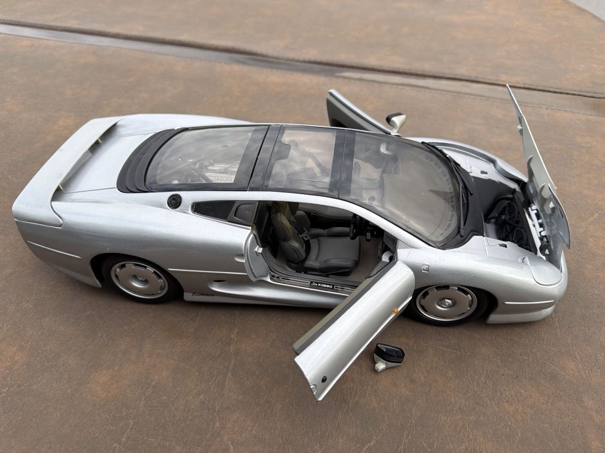 Maisto Modellini d'auto: Jaguar XJ220 - Maisto - 1/12 – Usato da Wolfwil venduto da Rolex1 4