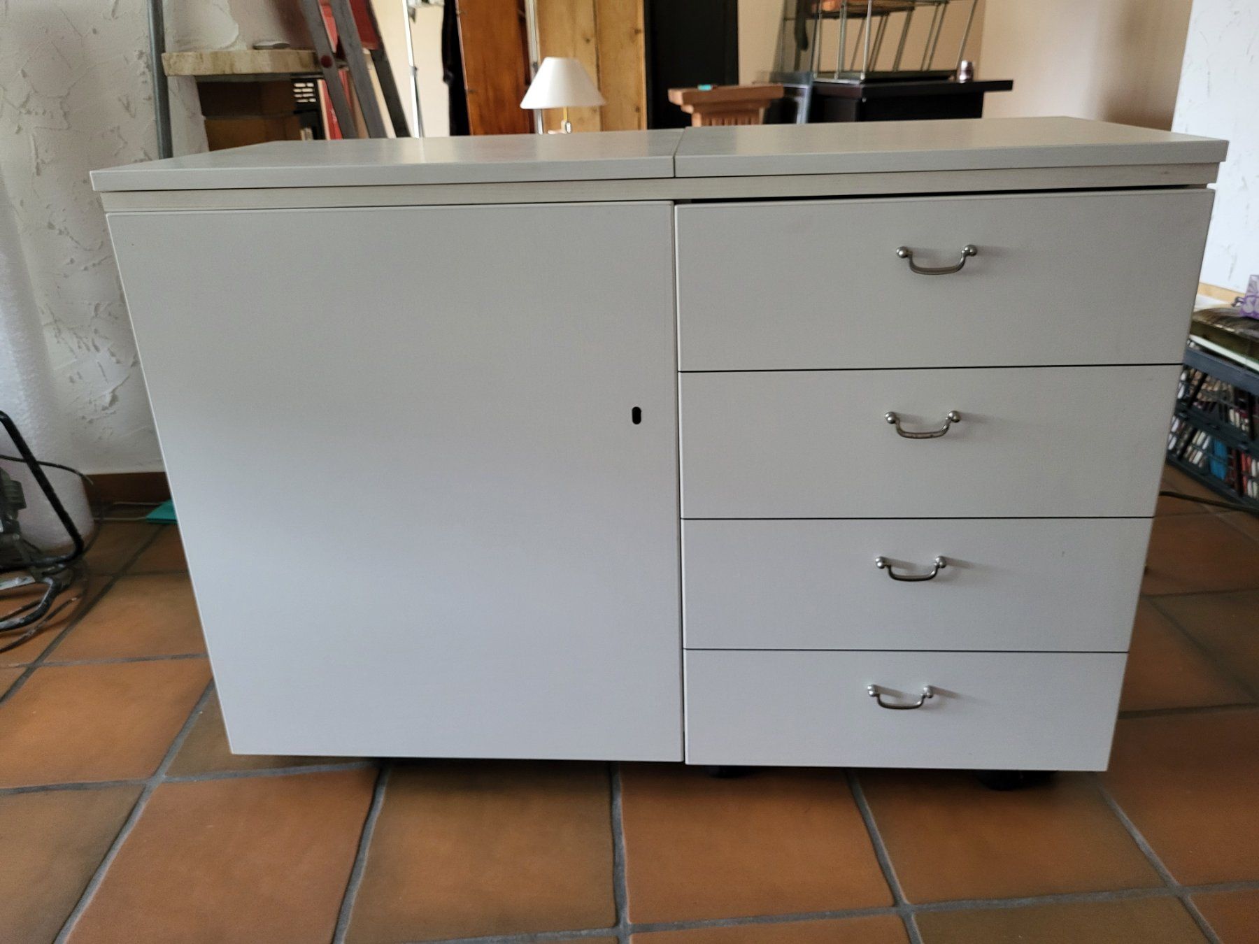 Tables: Nähtisch, weiss, multifunktionales Wunder – D'occasion à Berg par Yogi67