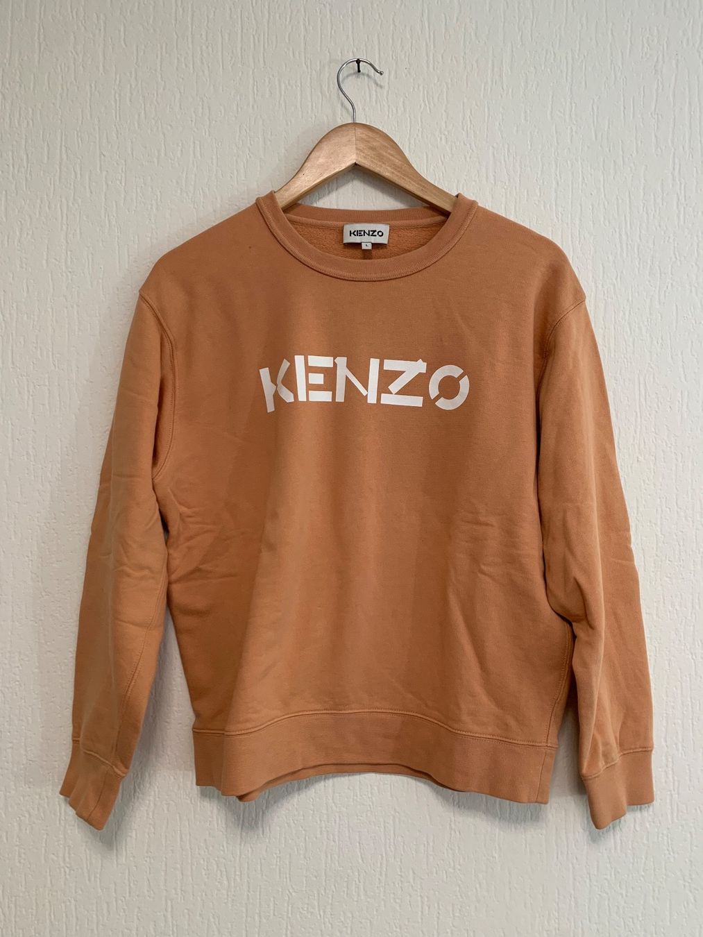 Kenzo Pullover & Sweatshirts: Pullover Kenzo (L) couleur chaire – Gebraucht aus Lausanne von Xiaoxi