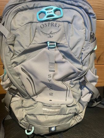Osprey Damenrucksack 12, Grau, neuwertig für Wander