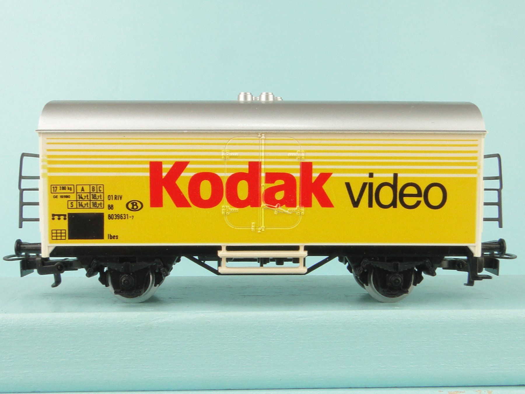 Märklin Modellini di ferrovie: Märklin H0 Kodak Video – Usato da Bülach venduto da cann11 1