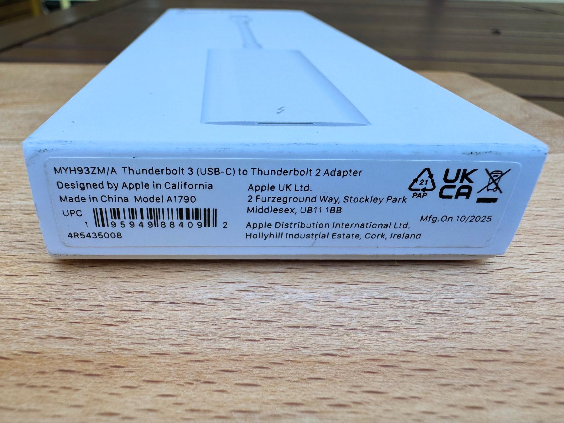 Apple Unità & Adattatore: Apple Thunderbolt 3 (USB-C) auf Thunderbolt 2 Adapter – Usato da Güttingen venduto da Jkxyz 2