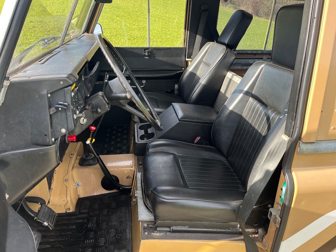 Land Rover Automobili: Land Rover 88 Serie 3 Station Wagon – Usato da Sirnach venduto da MaechlerAutomobile 6