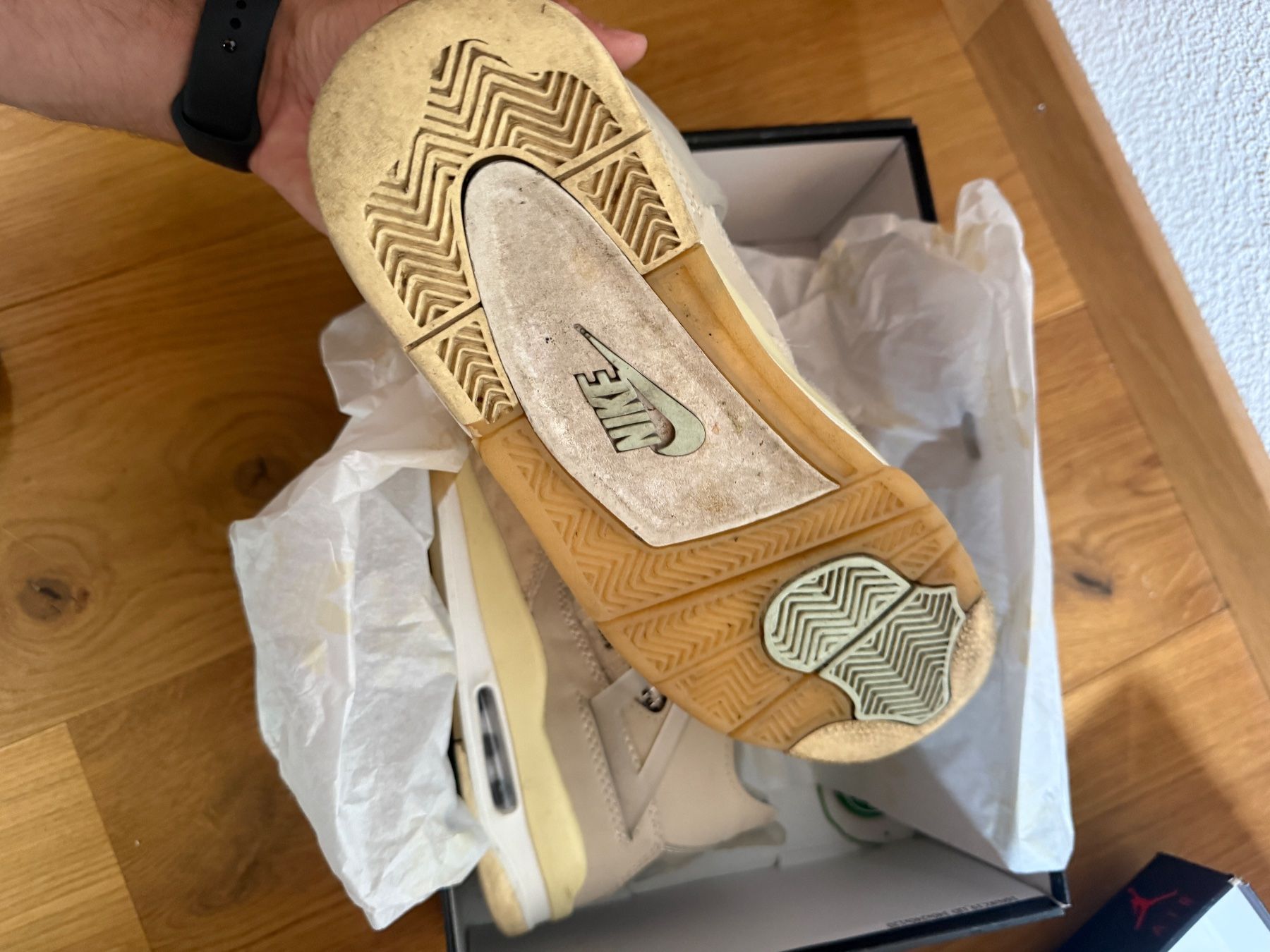Scarpe da uomo: Nike Air Jordan 4  Beige – Usato da Sargans venduto da bro_tf7f 2