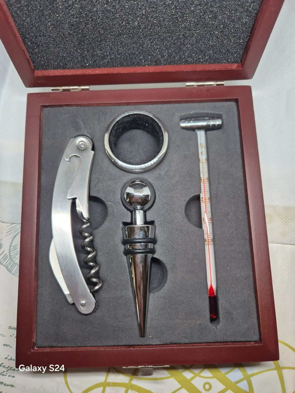 Flaschenöffner & -verschlüsse: Weinaccessoires-Set mit Thermometer und Flaschenöffner – Gebraucht aus Losone von bal_gfp6 1
