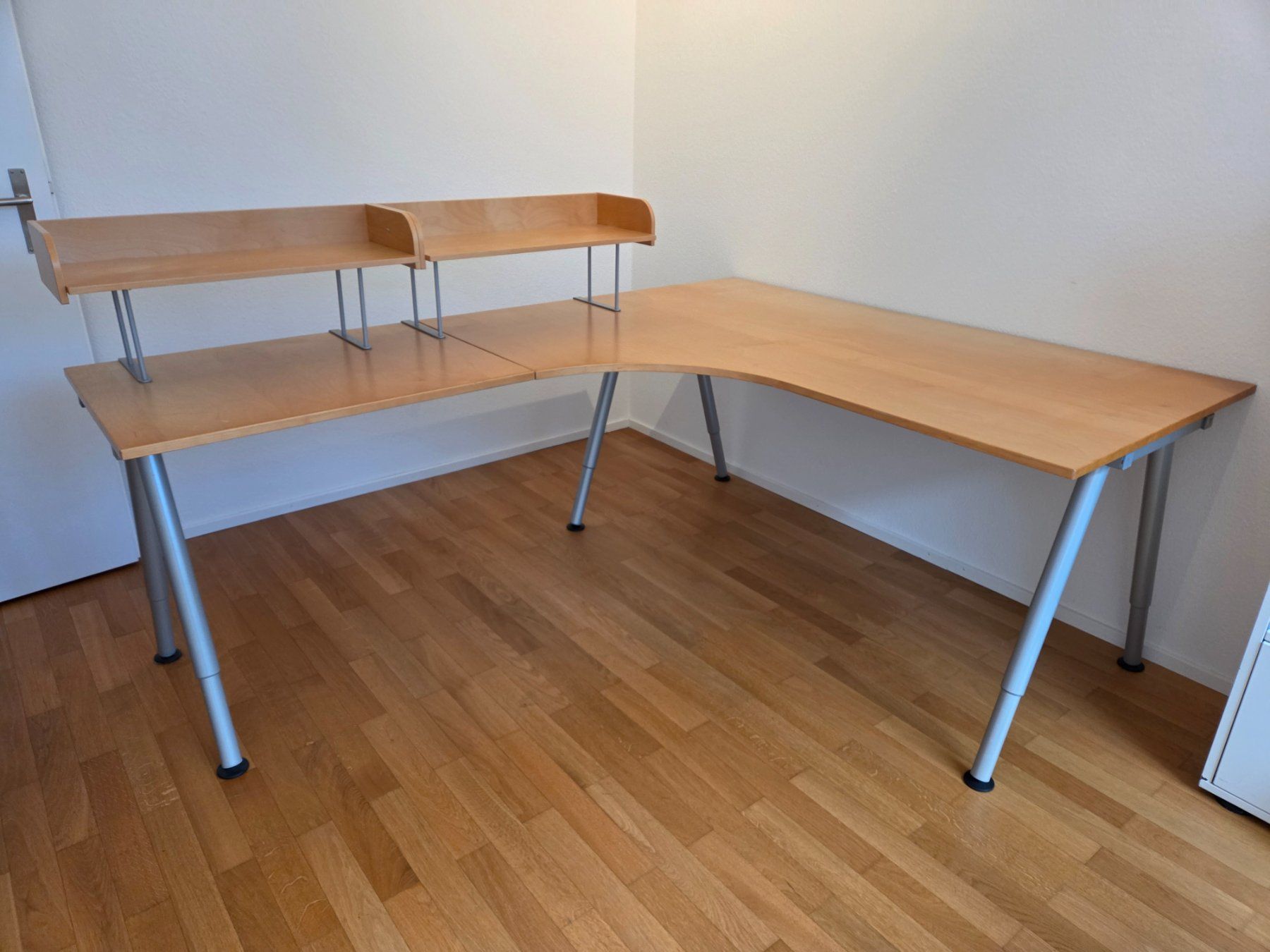 Ikea Scrivanie: Eckbürotisch IKEA, Birke – Usato da Baden venduto da sun_9 3
