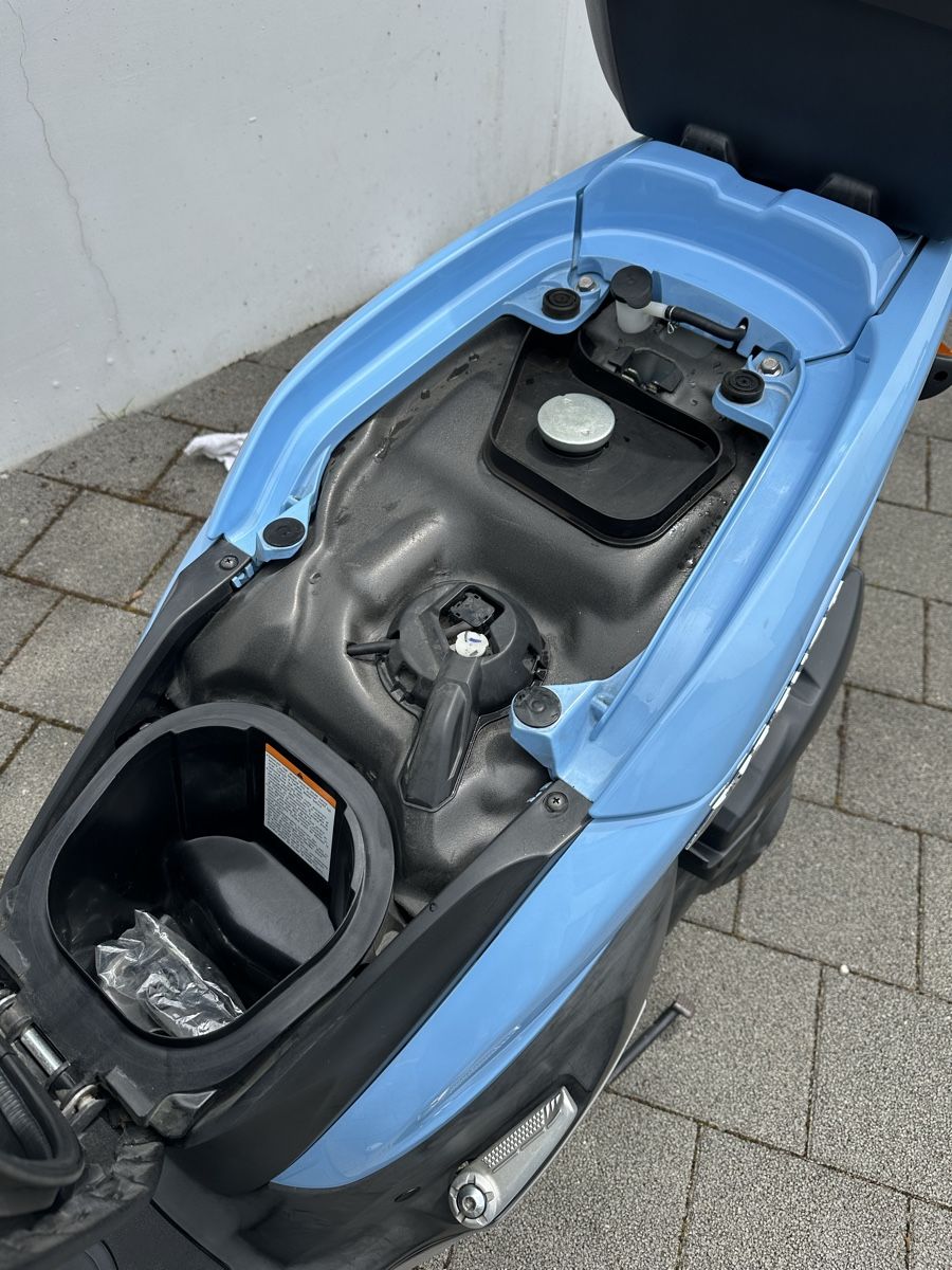 Yamaha Scooter: Yamaha Xenter 125 - ab MFK – Usato da bözberg venduto da amy_7wz8 8