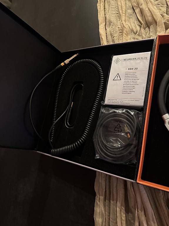 Cuffie: Neumann NDH 20 Studio Kopfhöhrer OVP – Usato da Siegershausen venduto da niiico_7 3