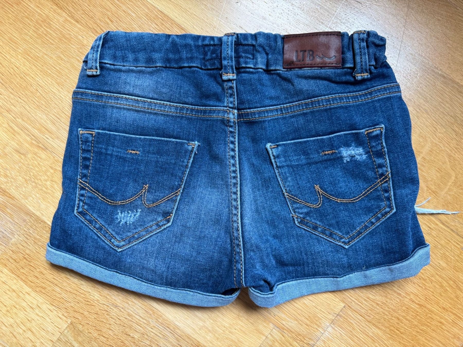 Hosen: Jeansshorts von LTB – Gebraucht aus Spiez von HomeShoppingSpiez 1