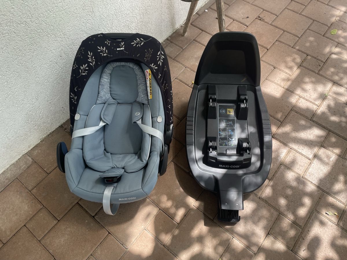 Seggiolini per auto: Maxi-Cosi mit Isofixhalterung – Usato da Langnau i. E. venduto da Acrjl 2
