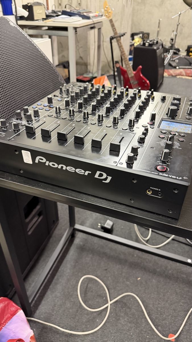 Pioneer Console di mixaggio: Pioneer DJM V10 LF – Nuovo (secondo la descrizione) da Basel venduto da alb_r8v8 3