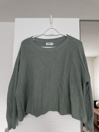 ONLY Strickpullover, Gr. S, Trendfarbe Salbei-Grün.