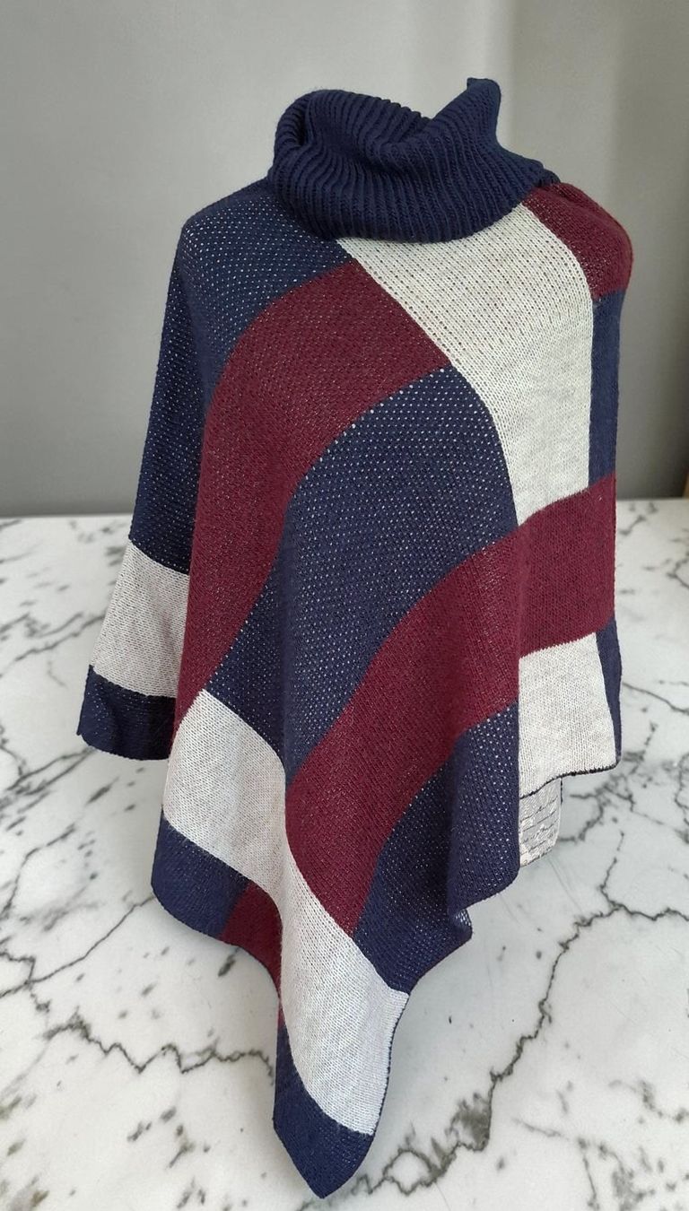 Altro in Moda donna: 3093CV – Poncho – Usato da Savièse venduto da SolidEthique_Marsu74 1