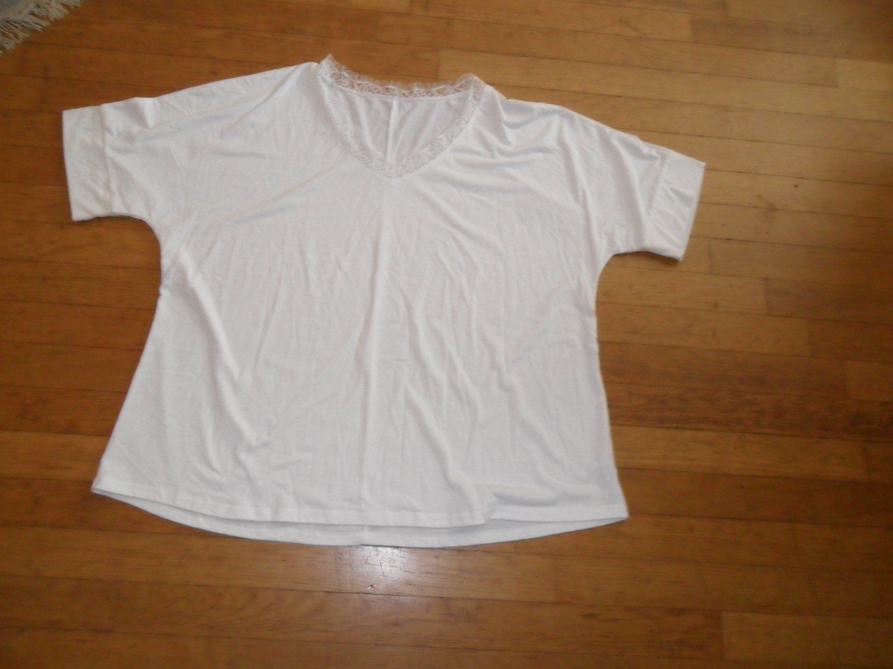 T-shirts: weisse S-Shirt gr. 5xL – D'occasion à Dübendorf par Mobu4