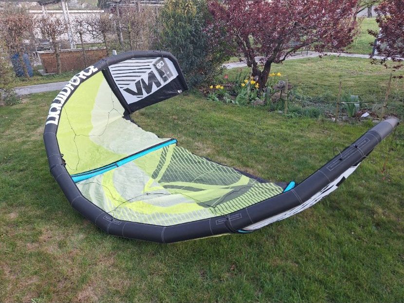 Aquilone: Kitesurf Kite - Liquid Force NV 9m² (2017) – Usato da Gipf-Oberfrick venduto da anja74