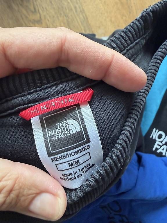 Pullover & Sweatshirts: 4x north face  – Gebraucht aus Schindellegi von Poshanna 1
