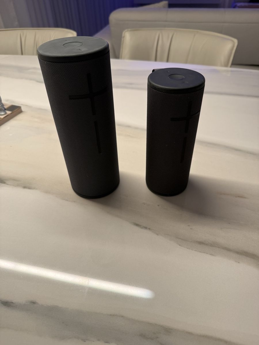 Haut-parleurs: UE BOOM + MEGABOOM – D'occasion à Kloten par Raresets_CH