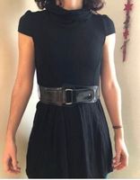 Schwarzes Kleid mit breitem Gürtel - Gr.