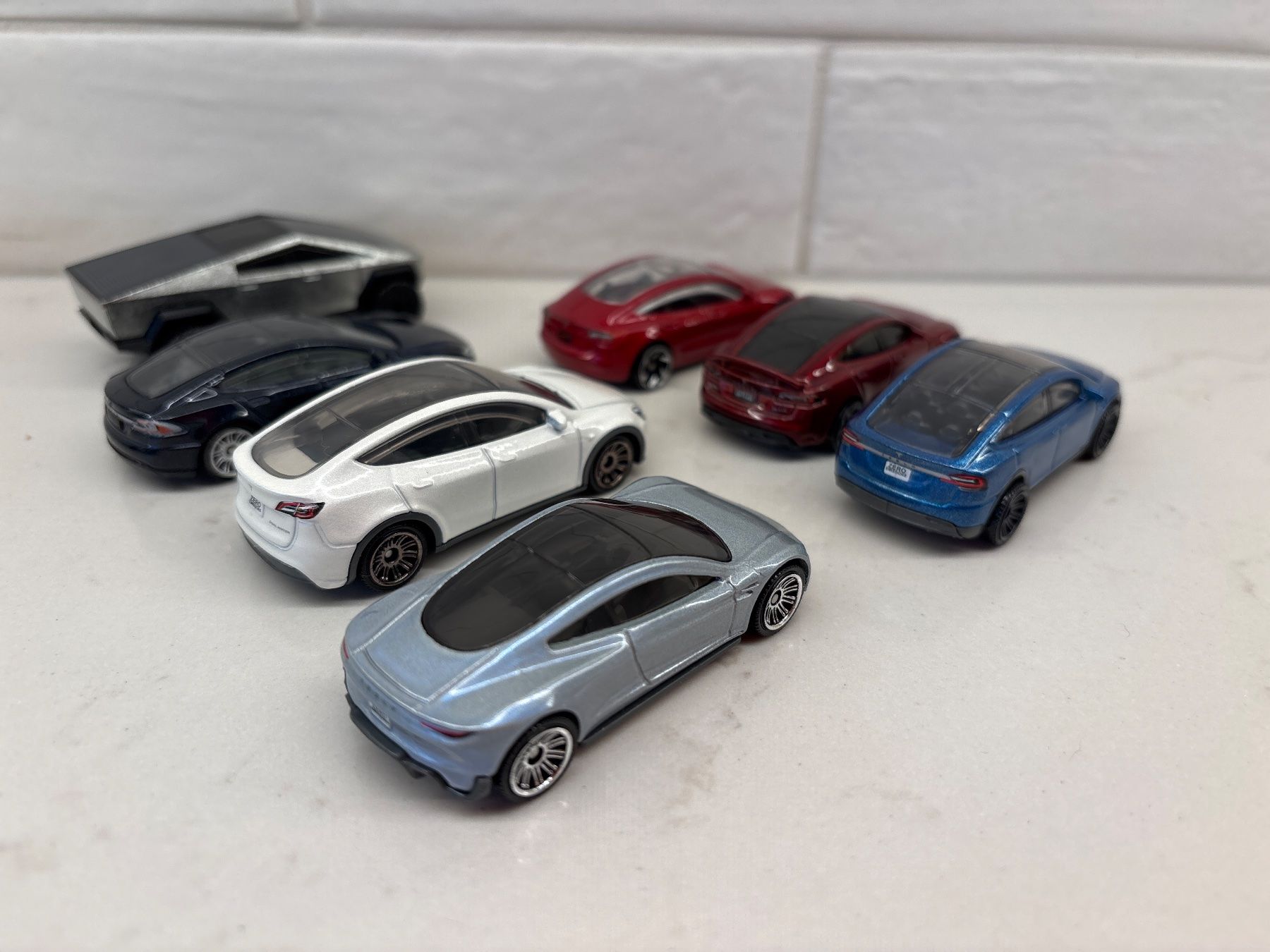 Hot Wheels Modellini d'auto: Hotwheels et Matchbox  7 xTesla 1/64 – Usato da Gollion venduto da Hampton 1