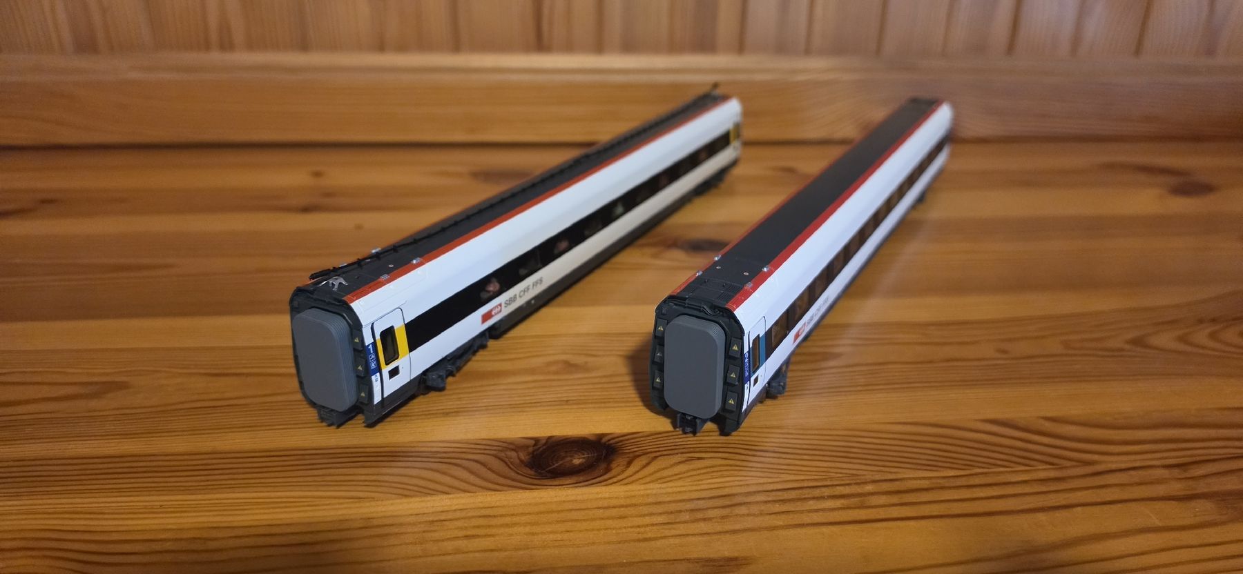 Roco Modelleisenbahnen: Roco ICN SBB Rabde 500 – Gebraucht aus Bettlach von United83 5
