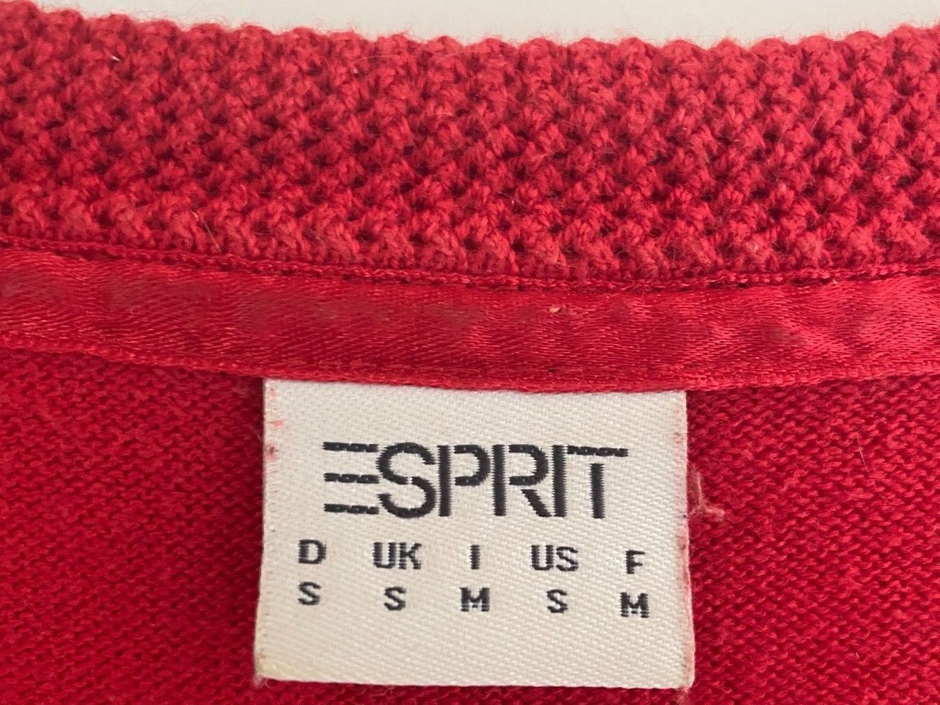 Esprit Maglioni & Felpe: Roter Pullover - Esprit – Usato da Jonschwil venduto da juliana_pluess 3
