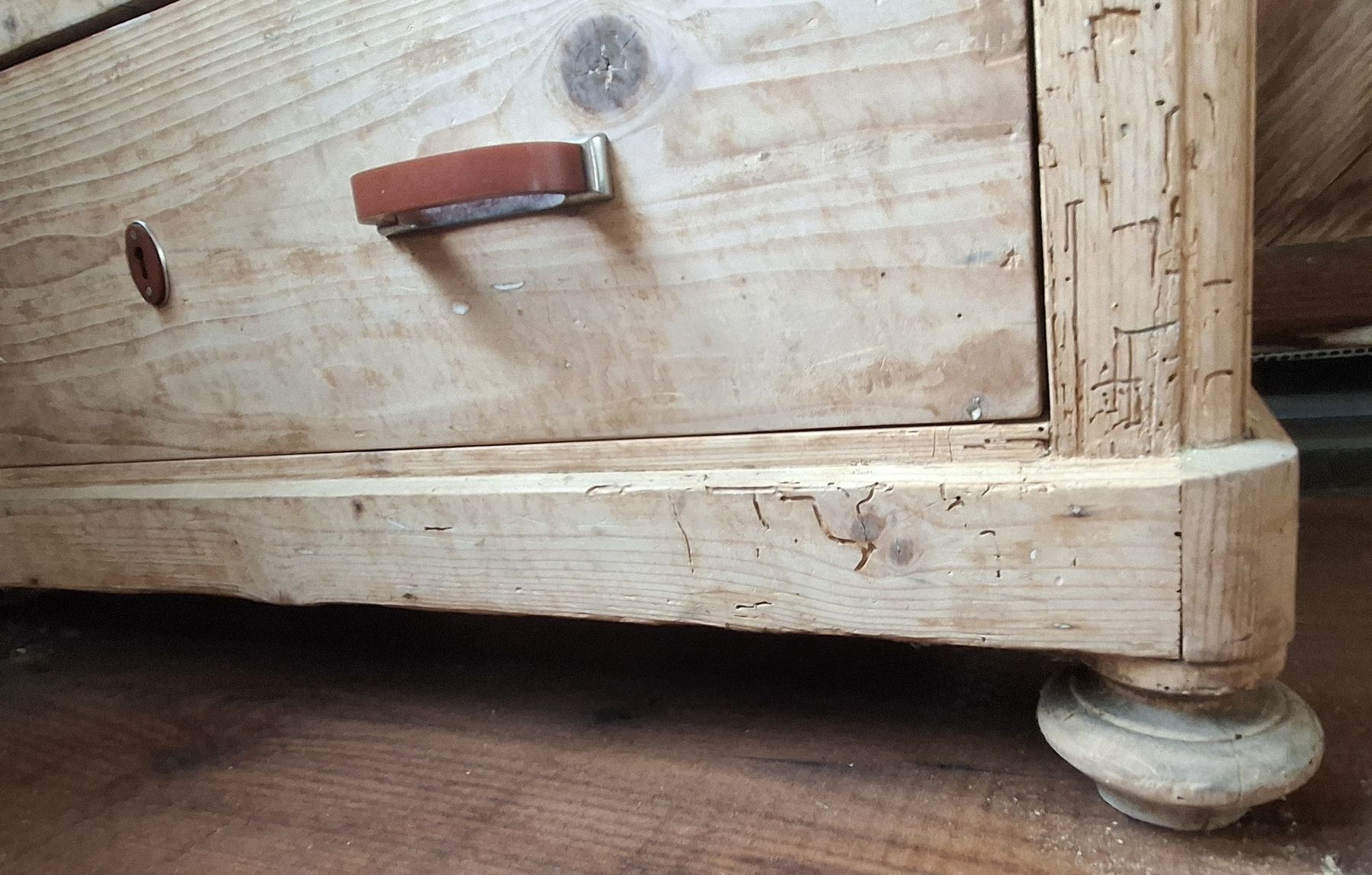 Kommoden: Antike Kommode mit Marmorplatte – Gebraucht aus Thierachern von Harleythun 2