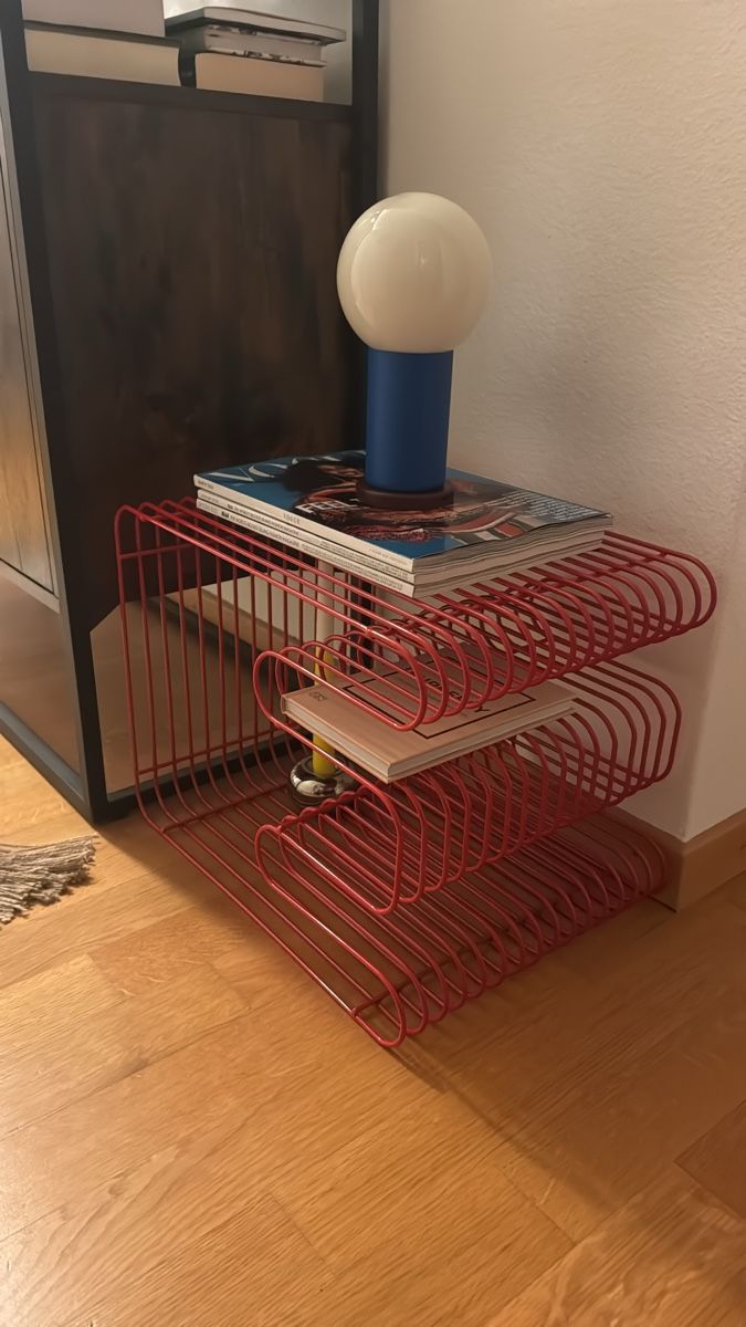 Cassettiere: Roter Beistelltisch Neu – Nuovo e nell'imballaggio originale da Männedorf venduto da mariadelrocioeberle