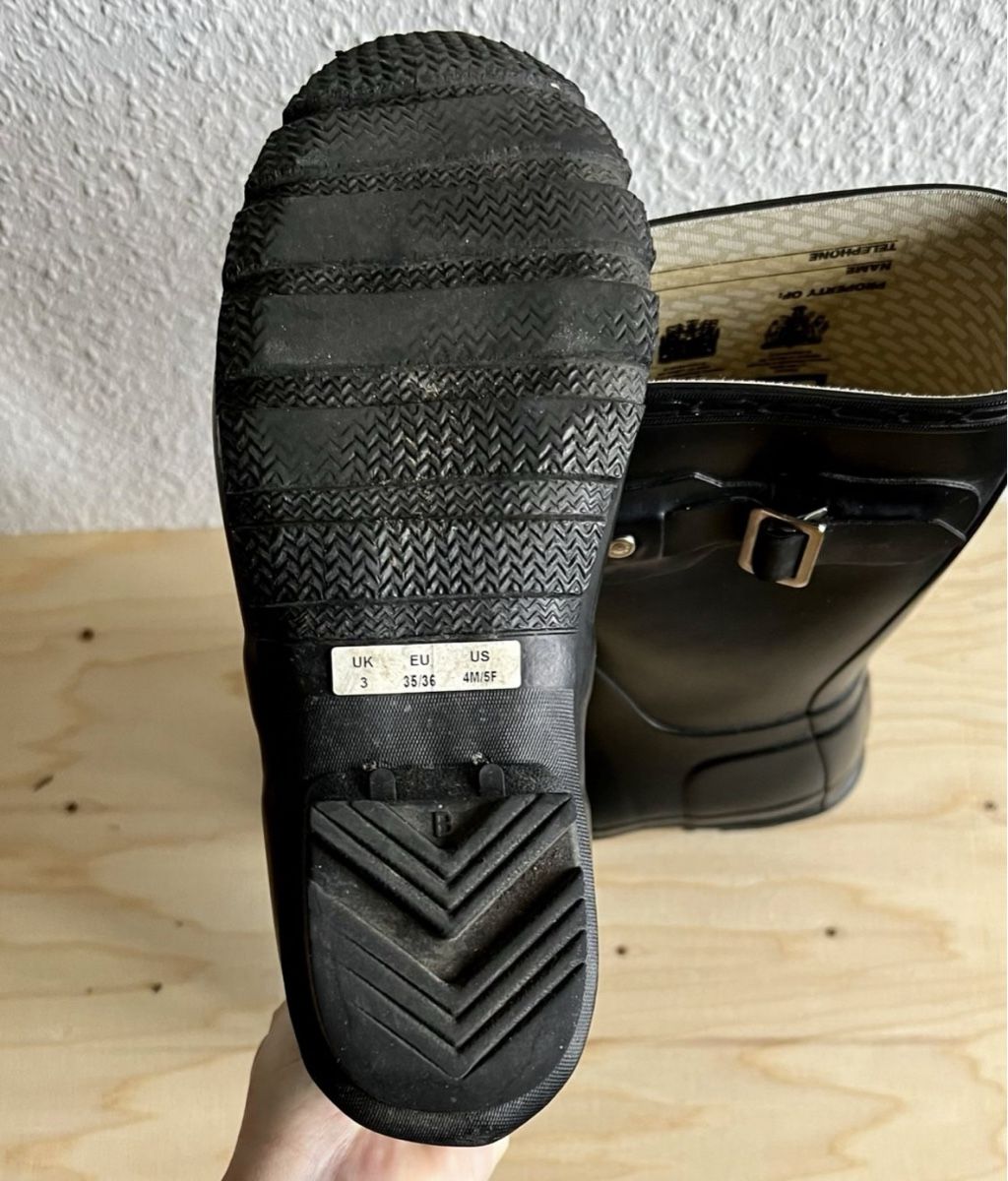 Damenschuhe: Bottes de pluie Hunter – Gebraucht aus Erde von  2