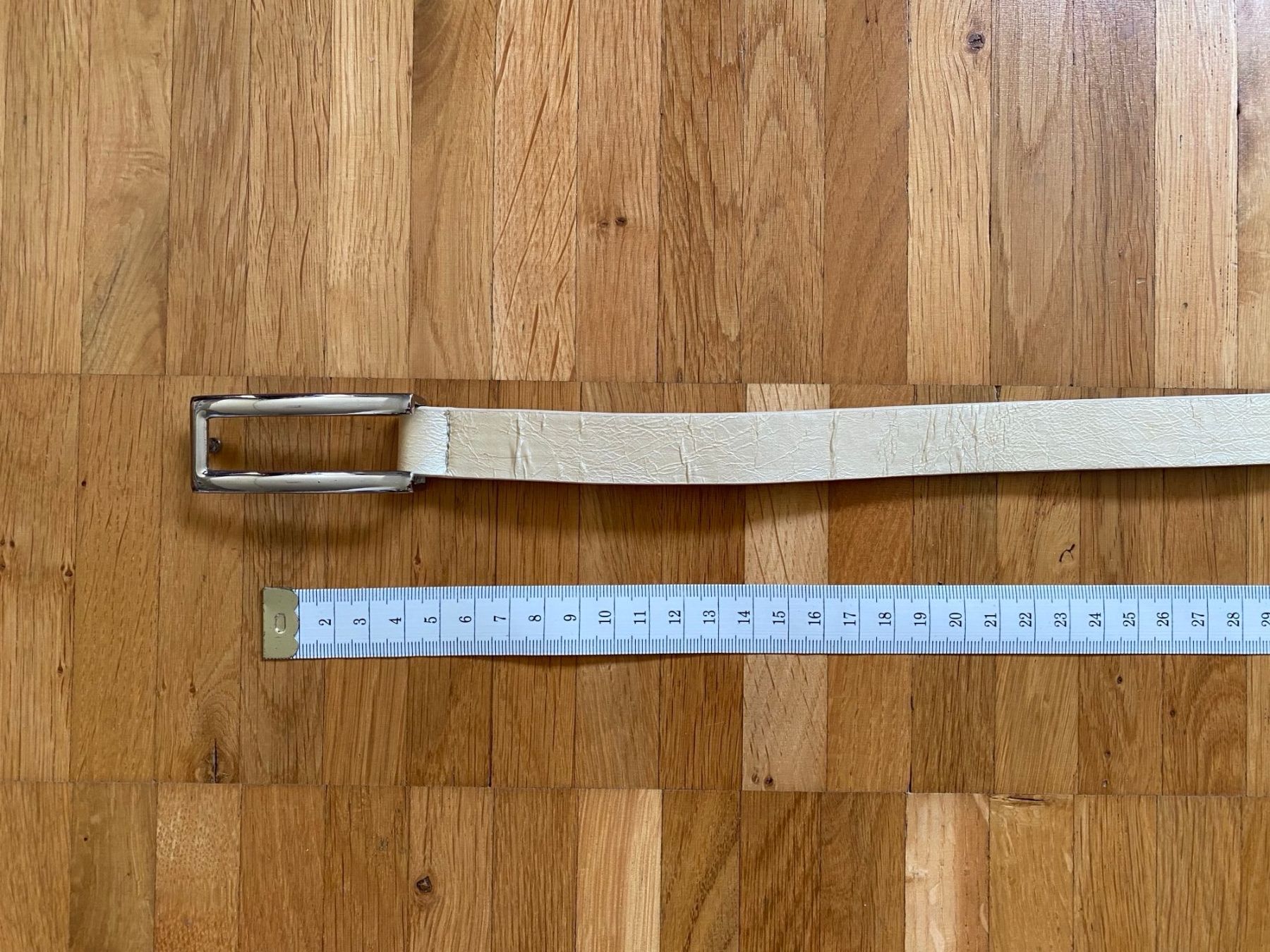 Gürtel: Gürtel Damen helles gold, Länge 110cm, Breite 2 cm – Gebraucht aus Kastanienbaum von Muenchnerkindl1