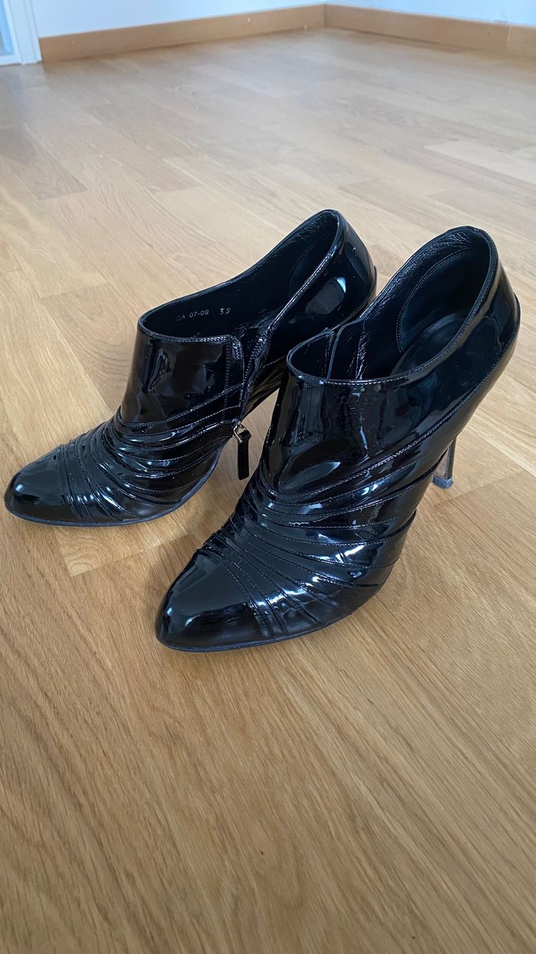 Dior Scarpe da donna: DIOR Stiefeletten Gr. 39 schwarz – Usato da Thalwil venduto da olh_7cpg 2