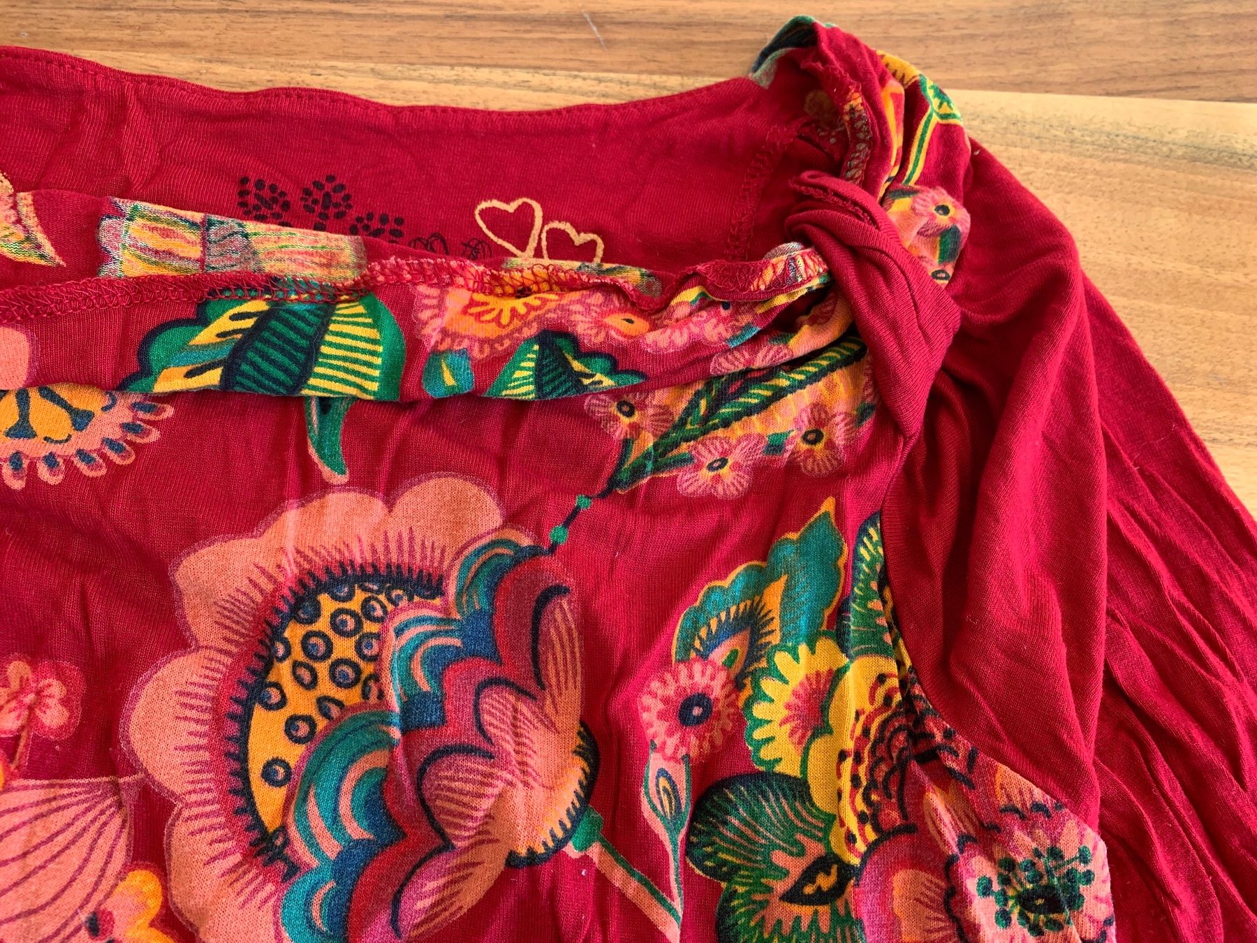 Desigual Lotti di vestiti: Desigual 2 mega schöne Shirts Gr. M – Usato da Meiringen venduto da snahhanssnah 3