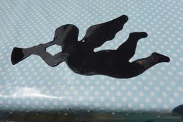 Engel aus Metall schwarz - Gartendeko für Innen/Aussen