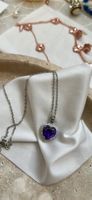 Collier avec pendentif coeur violet - Élégant & Chic!