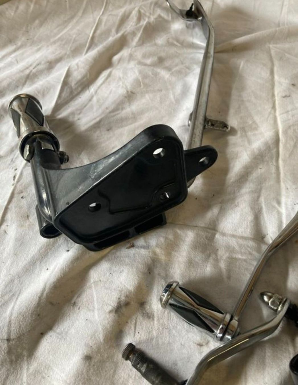 Harley-Davidson Tutti i ricambio per moto: Harley Davidson Fussrastenanlage Softail – Usato da Hugelshofen venduto da Rogoli 4