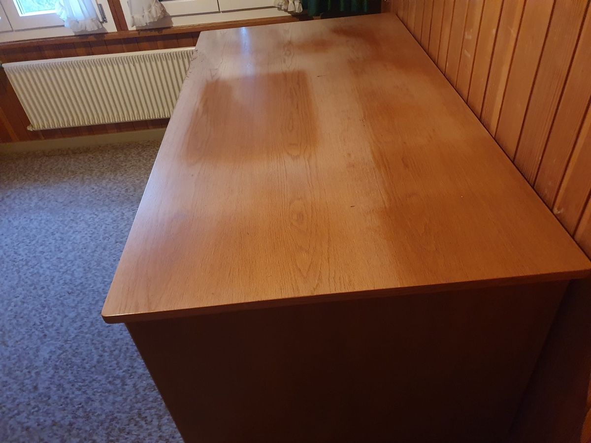 Bureaux: Pult – D'occasion à Zuzwil BE par Kleschtrimania 2