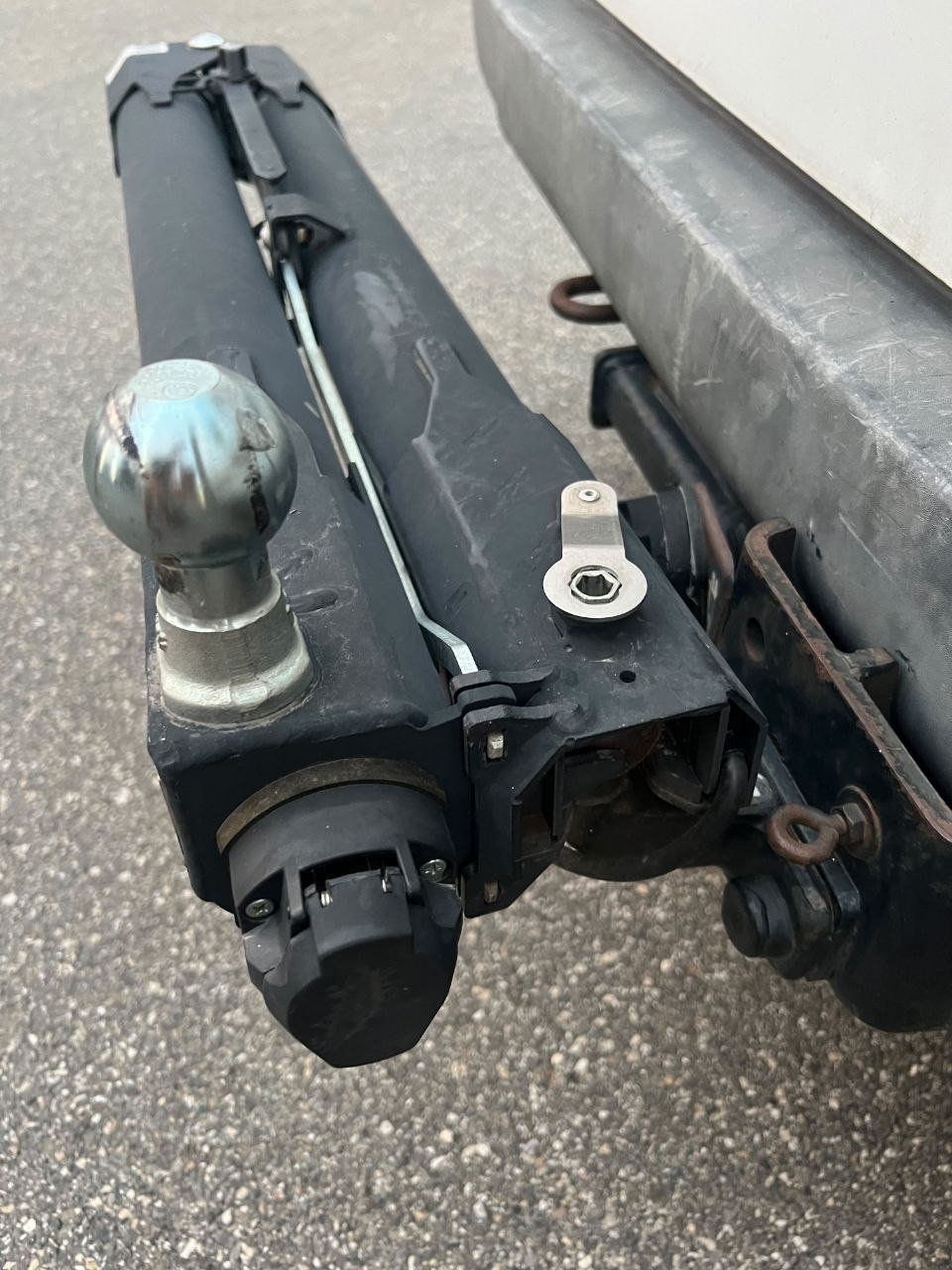 Ganci per rimorchio: SpaceMaker linksschwenkend bis 65 kg – Usato da Beringen venduto da sharue 4