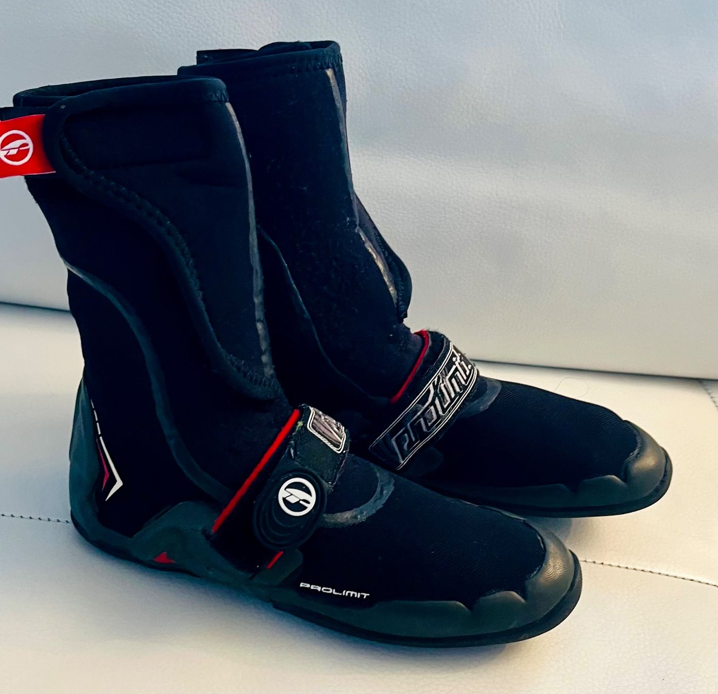 Scarpe da uomo: Chaussons de surf Prolimit, pointure 36 – Usato da Oberägeri venduto da Fredrichard