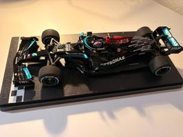 Lewis Hamilton 2021 W12 Bahrain 1:18 Minichamps