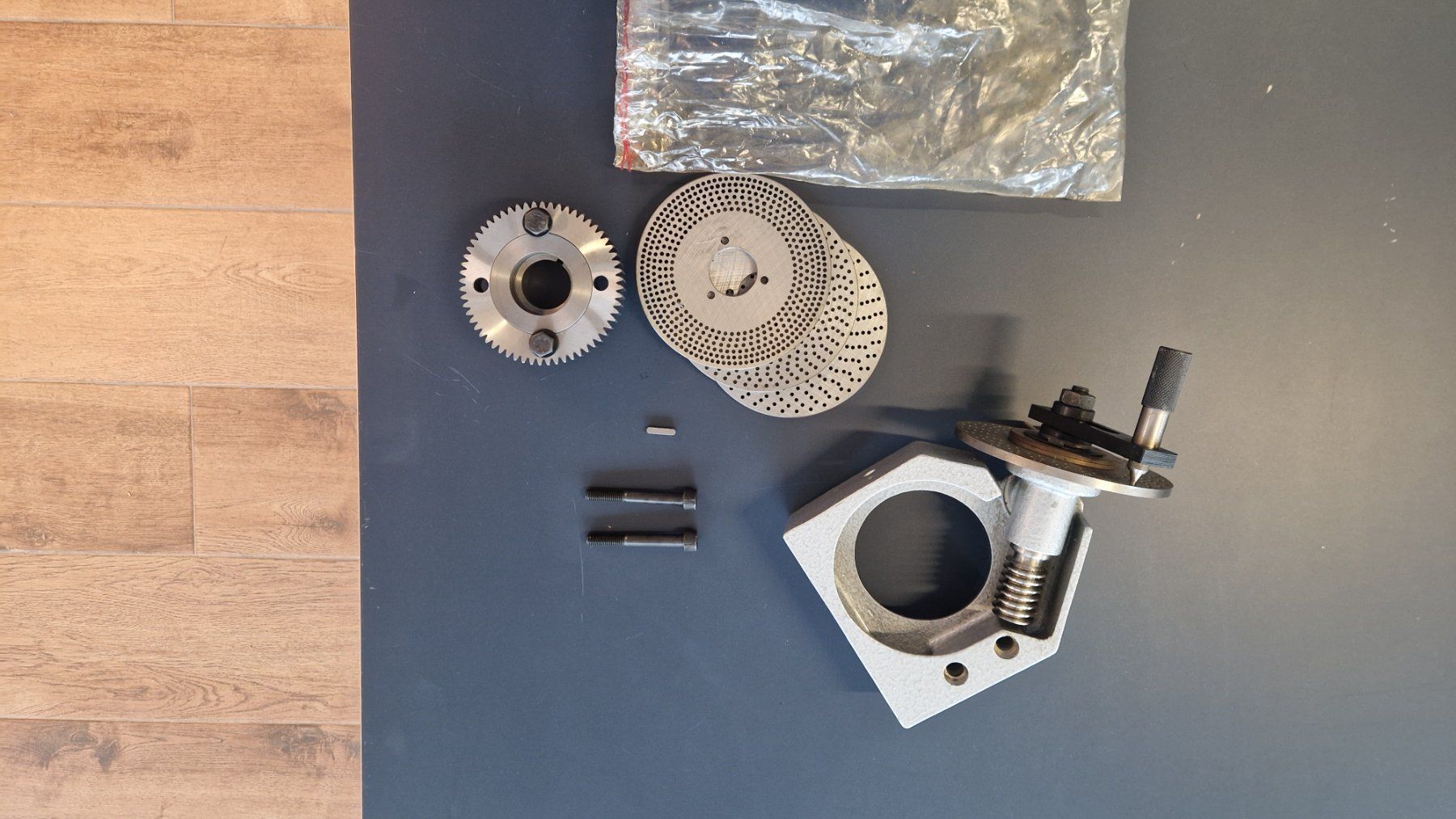 Schaublin Altro per industria metallurgica: Diviseur Schaublin 102 – Nuovo e nell'imballaggio originale da Les Acacias venduto da toolmeca 1