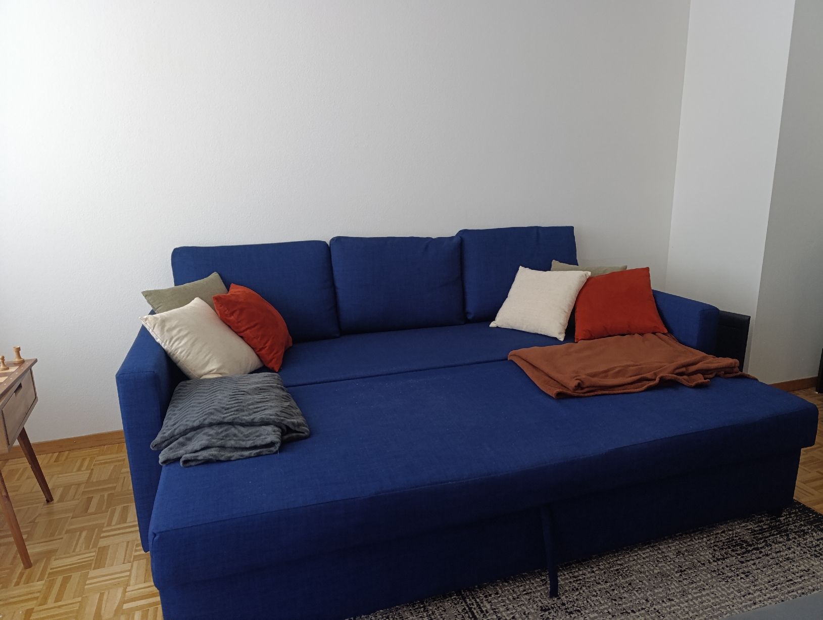 Ikea Divani: Blaues Schlafsofa mit Stauraum – Usato da Luzern venduto da Card_Collection 2
