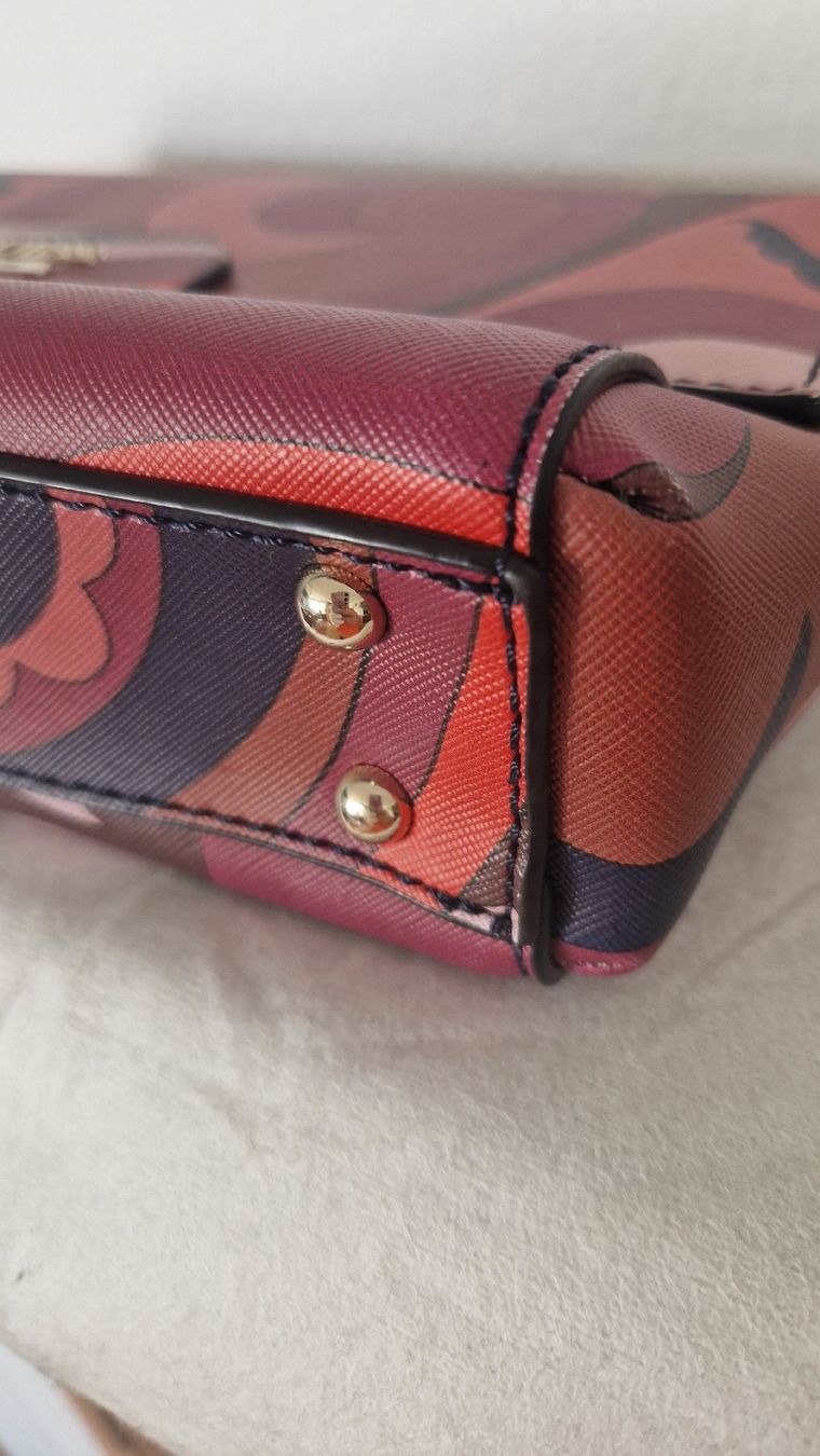 Guess Borse da donna: Guess Handtasche Damen Retro Style – Usato da Emmenbrücke venduto da graupersakatze 4