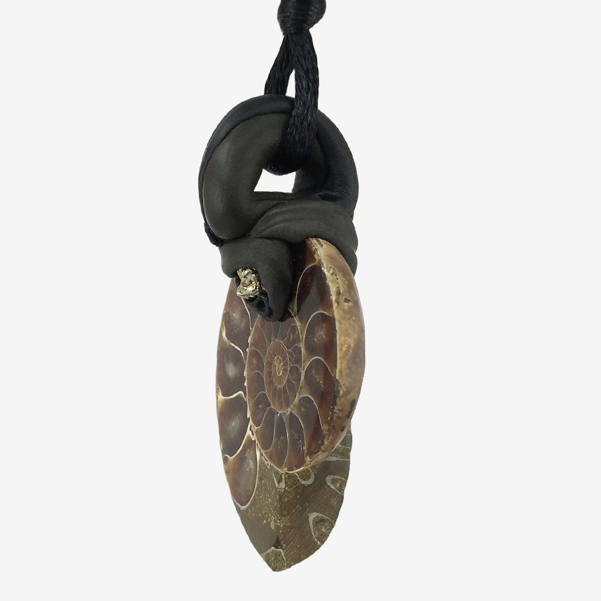 Fossili: Ammonit Steinanhänger (Fossil) mit Pyrit – Nuovo e nell'imballaggio originale da Meilen venduto da BYRD-Design 1
