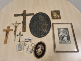Religiöses Konvolut, Kruzifixe, Relief Bilder, Rosenkranz