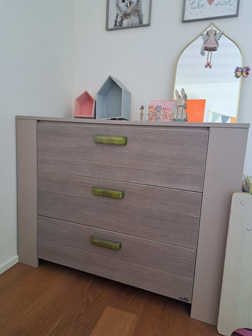 Geuther Fasciatoi & Accessori: Baby-/Kinderzimmer Kommode & Bett – Usato da Näfels venduto da KarinHauser 3