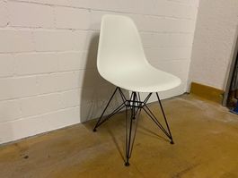 Vitra DSR Eames Plastic Side Chair Ausstellungsstück