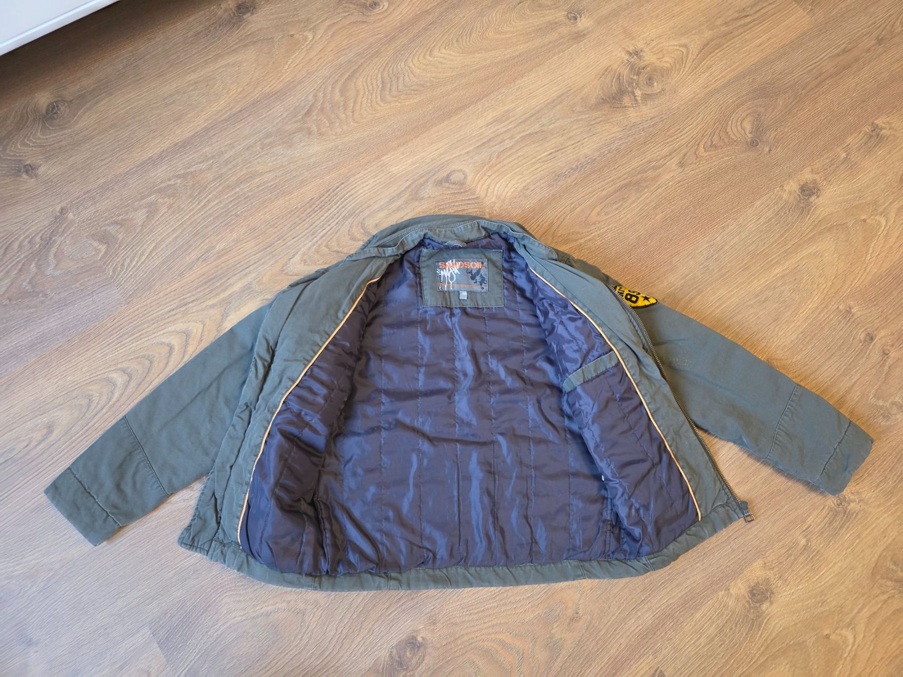 Giacche & Cappotti: Jacke olivgrün Gr. 128 – Usato da Nebikon venduto da Japostyle 1